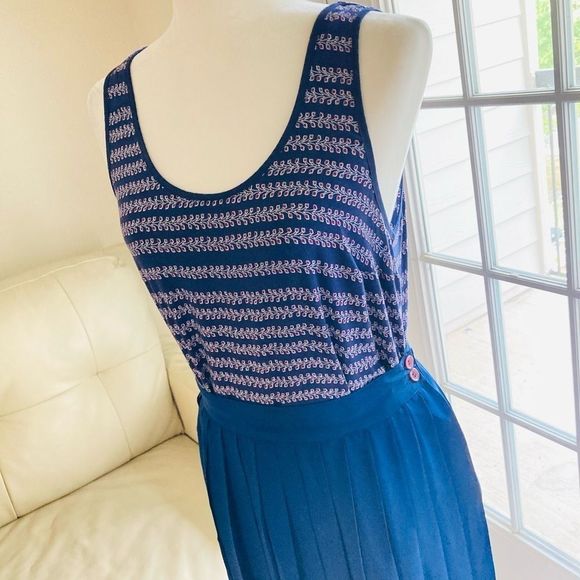 Justine Todd Navy Blue Pleated Skirt FREE Gap Tank Blouse - Picture 6 of 6